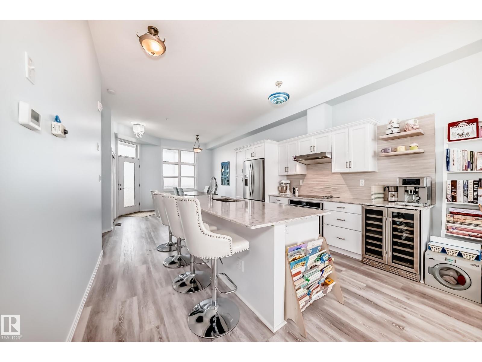 #414 9507 101 AV NW