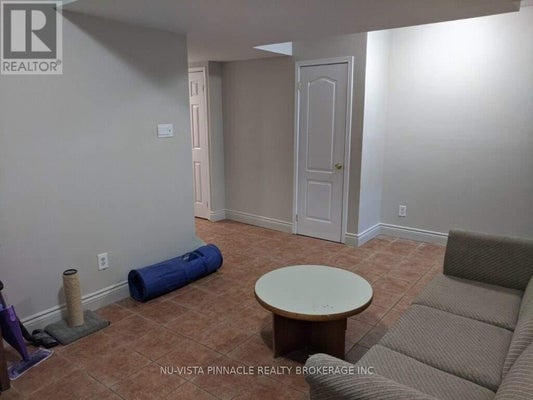 963 Prosperity Crt, London East (East D), ON 3