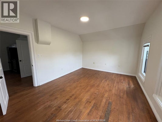 454 Crawford Ave, Windsor, ON 4