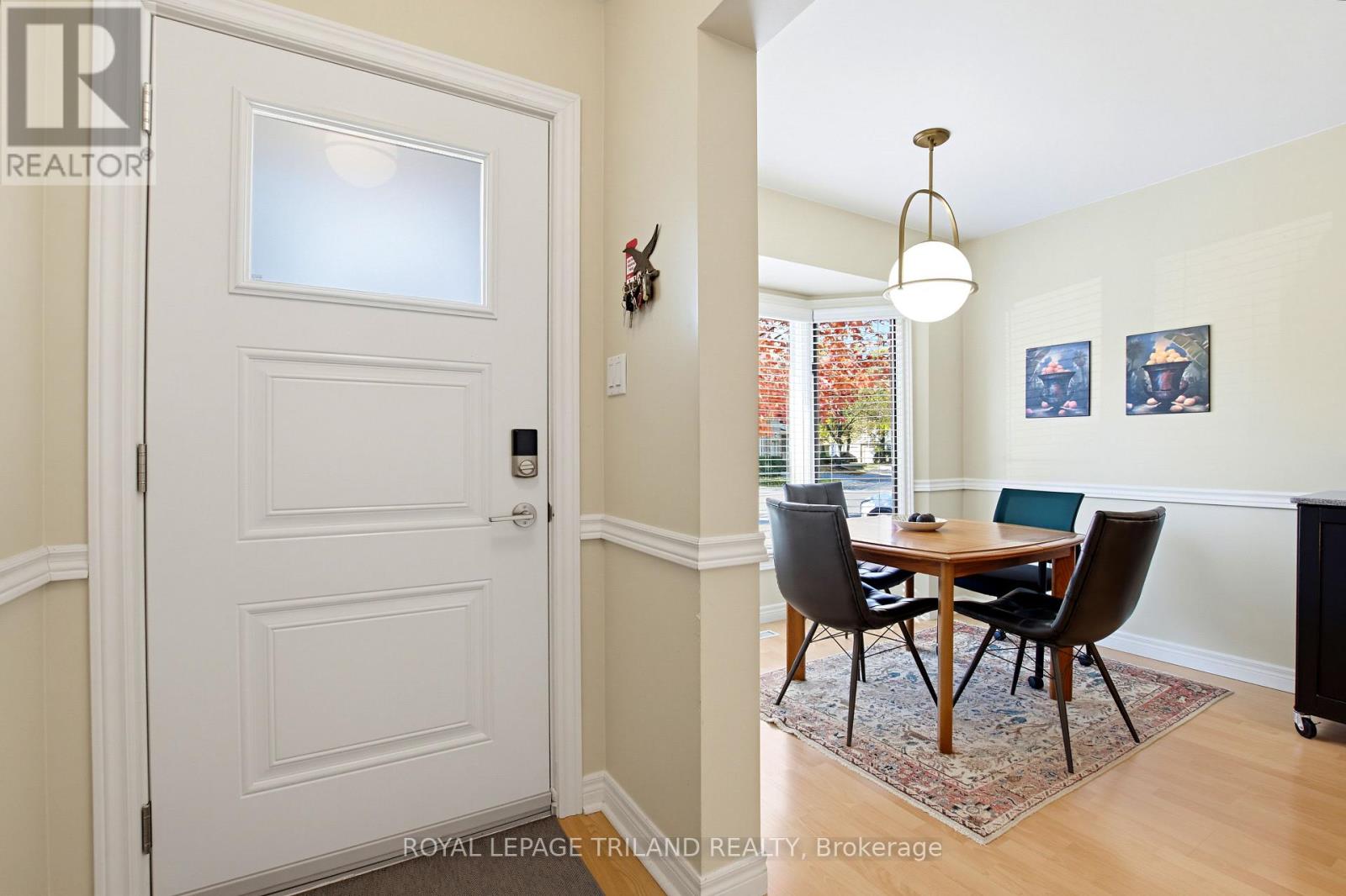 35 - 10 ROSSMORE COURT