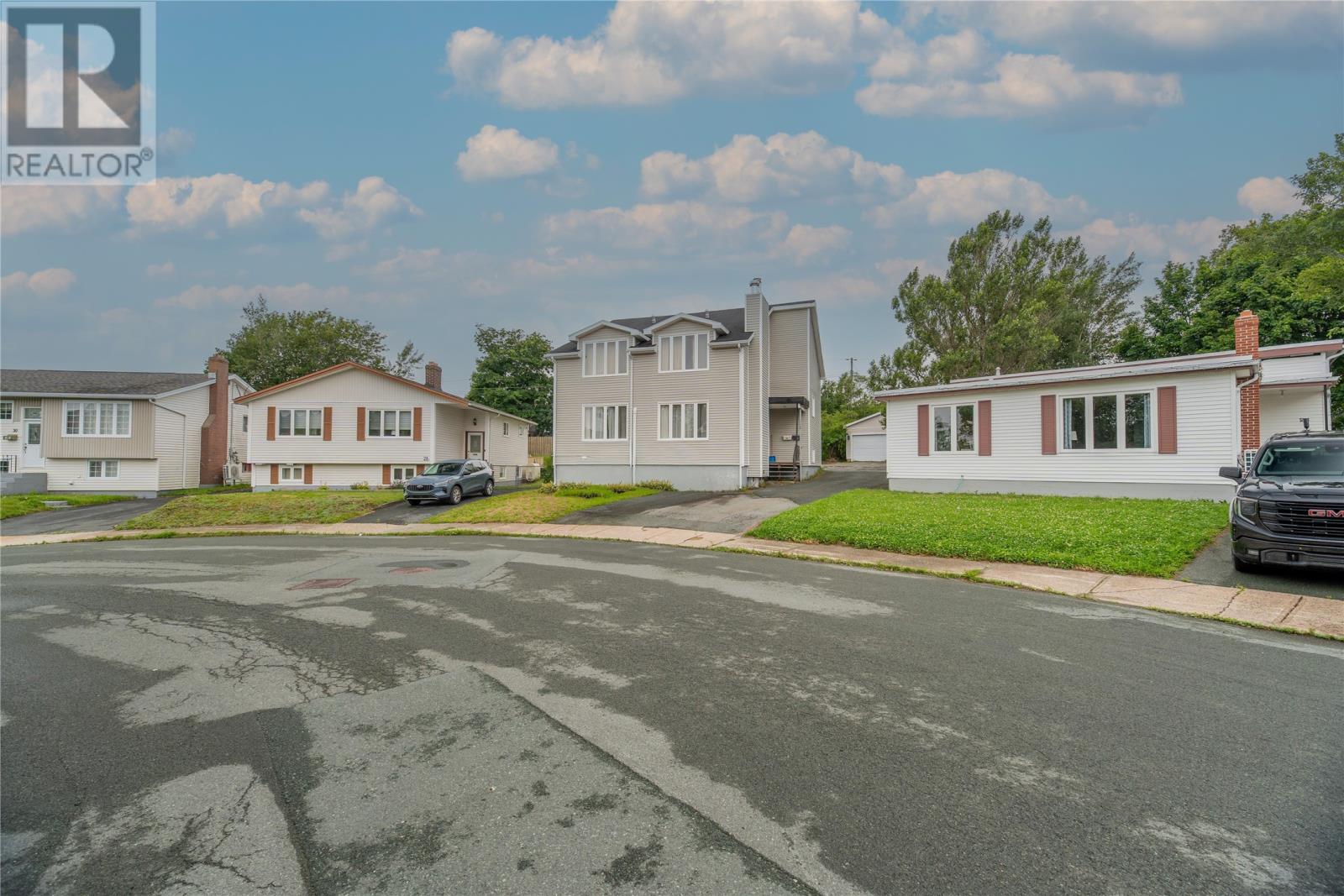 26 Lloyd Crescent