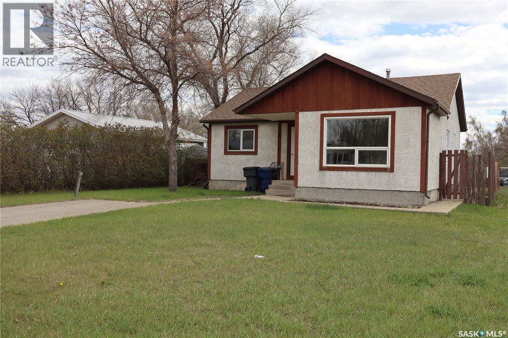 225 WESTVIEW DRIVE N, CORONACH, SK S0H 0Z0 - Image 2987160641.jpeg?d=l
