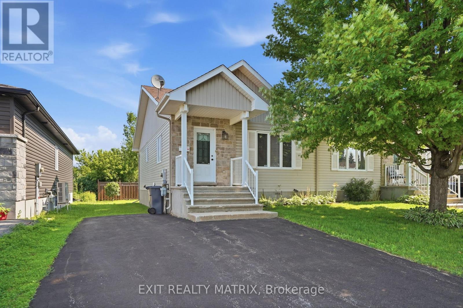 311 NELSON STREET - Photo 2