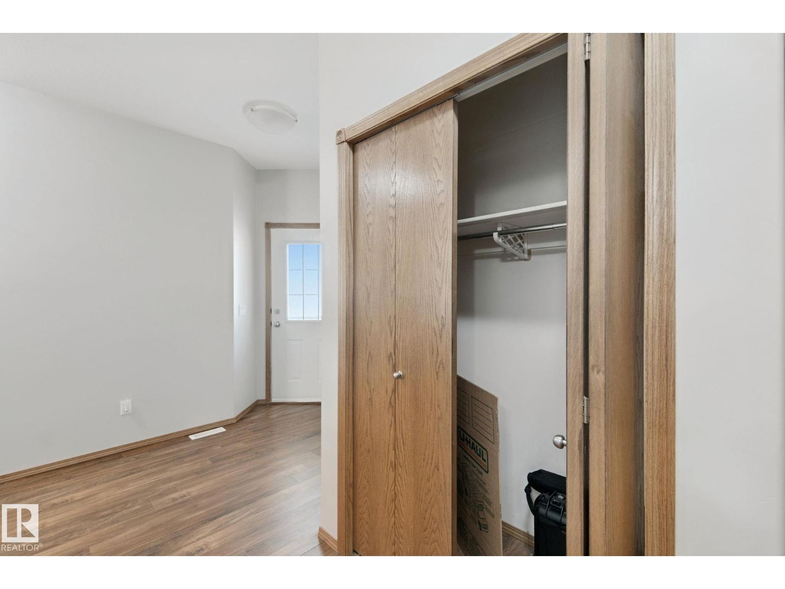 #2 9 Deer Park DR S