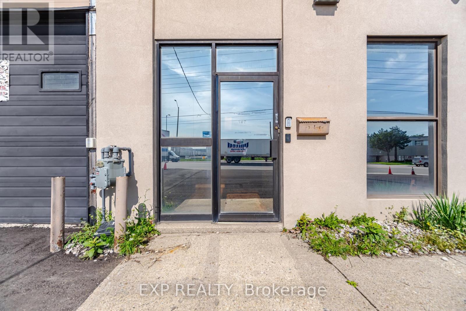 1261 BRITANNIA ROAD E