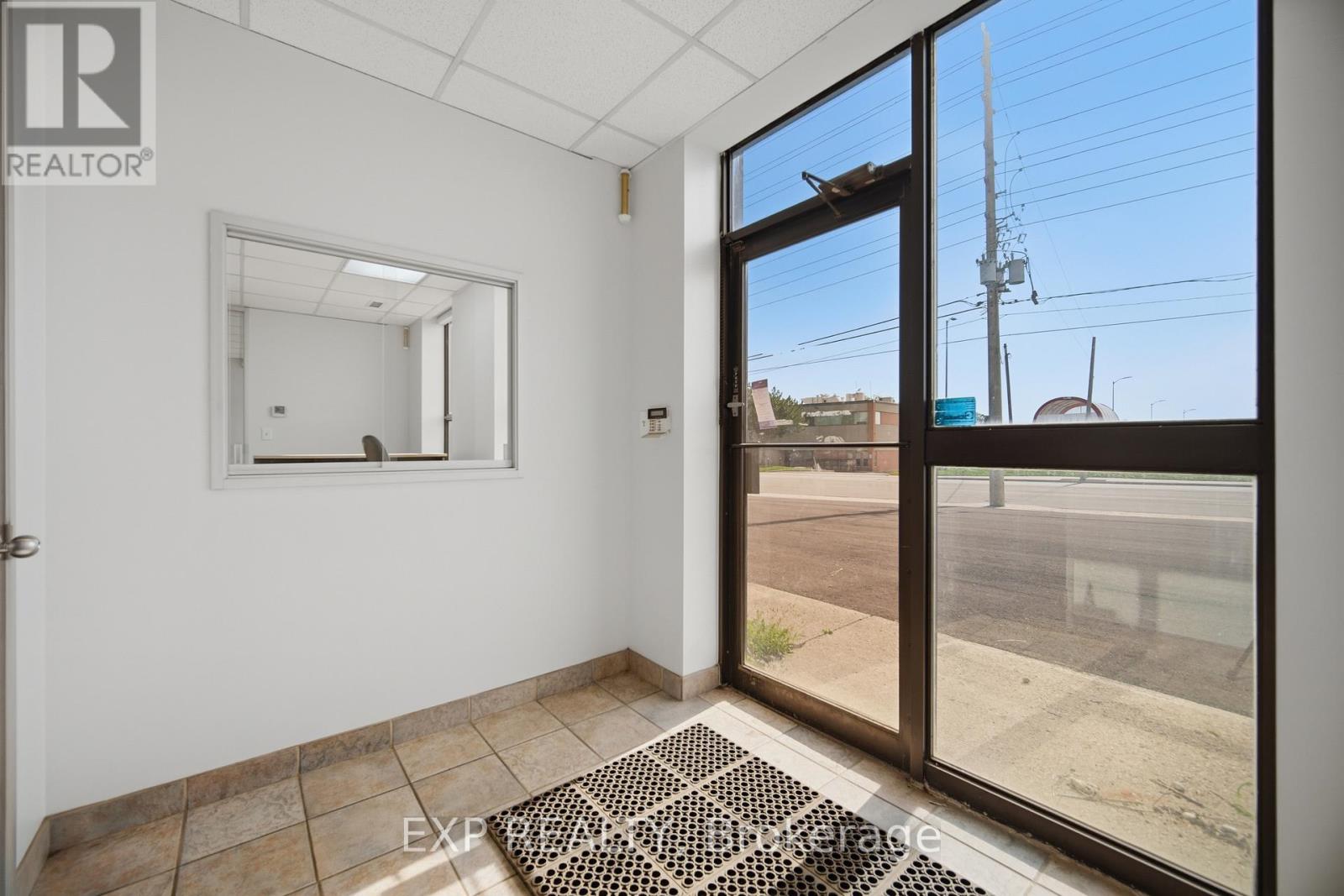 1261 BRITANNIA ROAD E