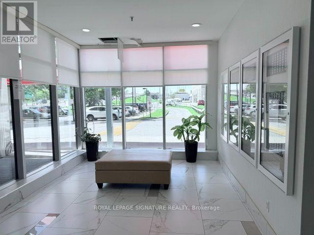 618 - 2550 LAWRENCE AVENUE E