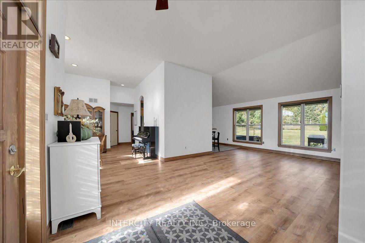 3 TORRANCE LANE