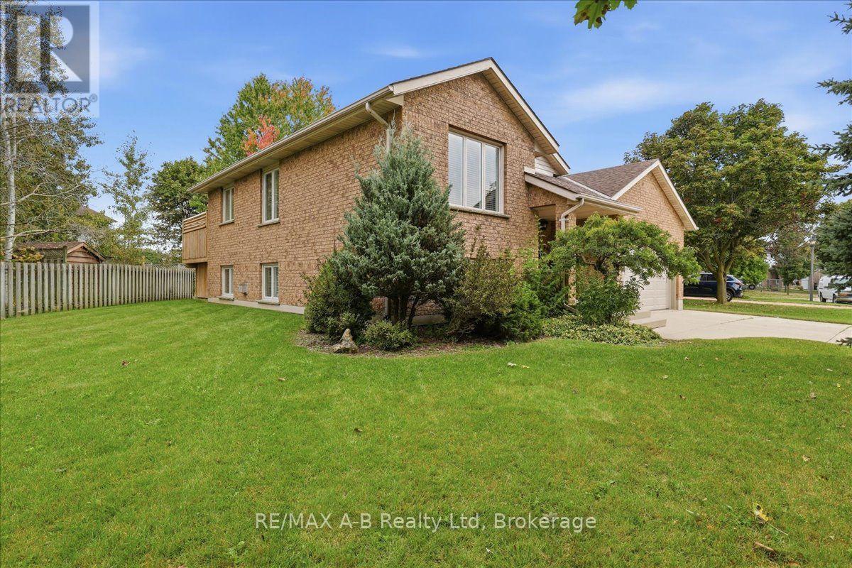 194 NORWOOD COURT
