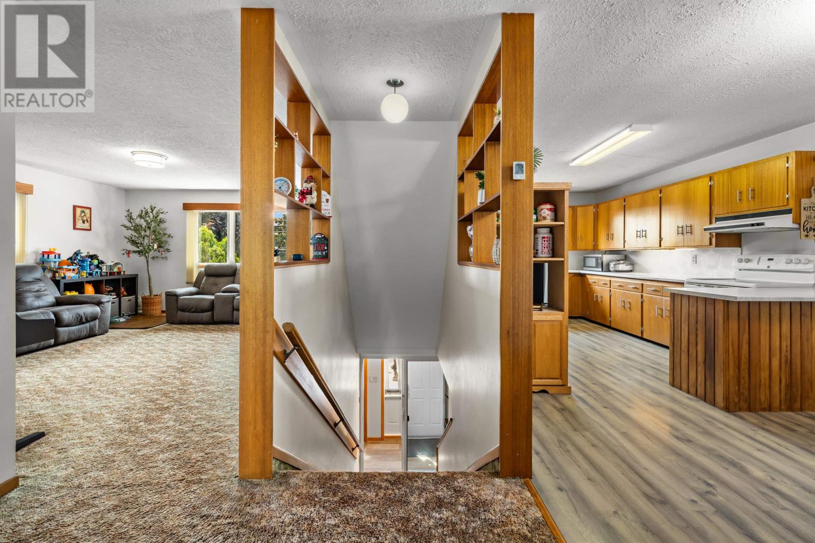 21 KIRKWOOD Drive - Photo 4