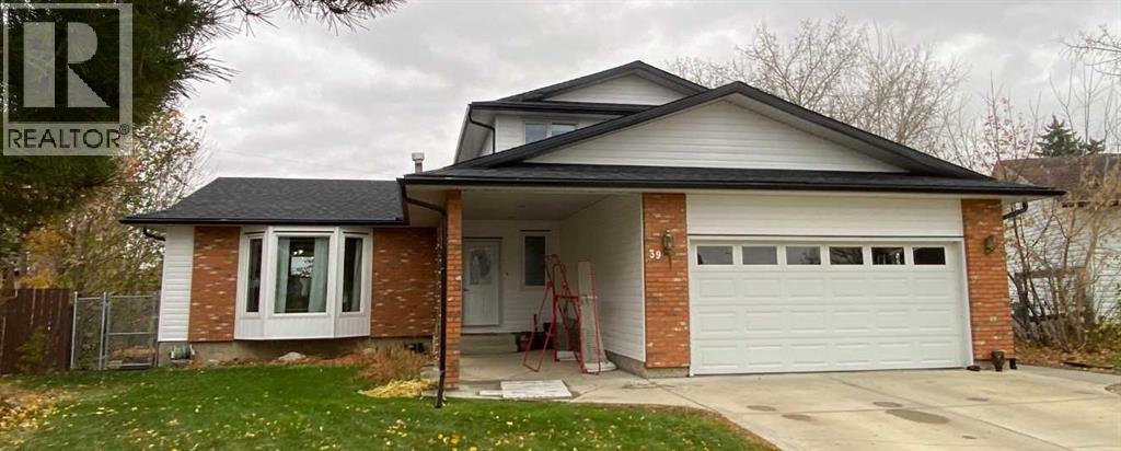 39 Lakeview Crescent E