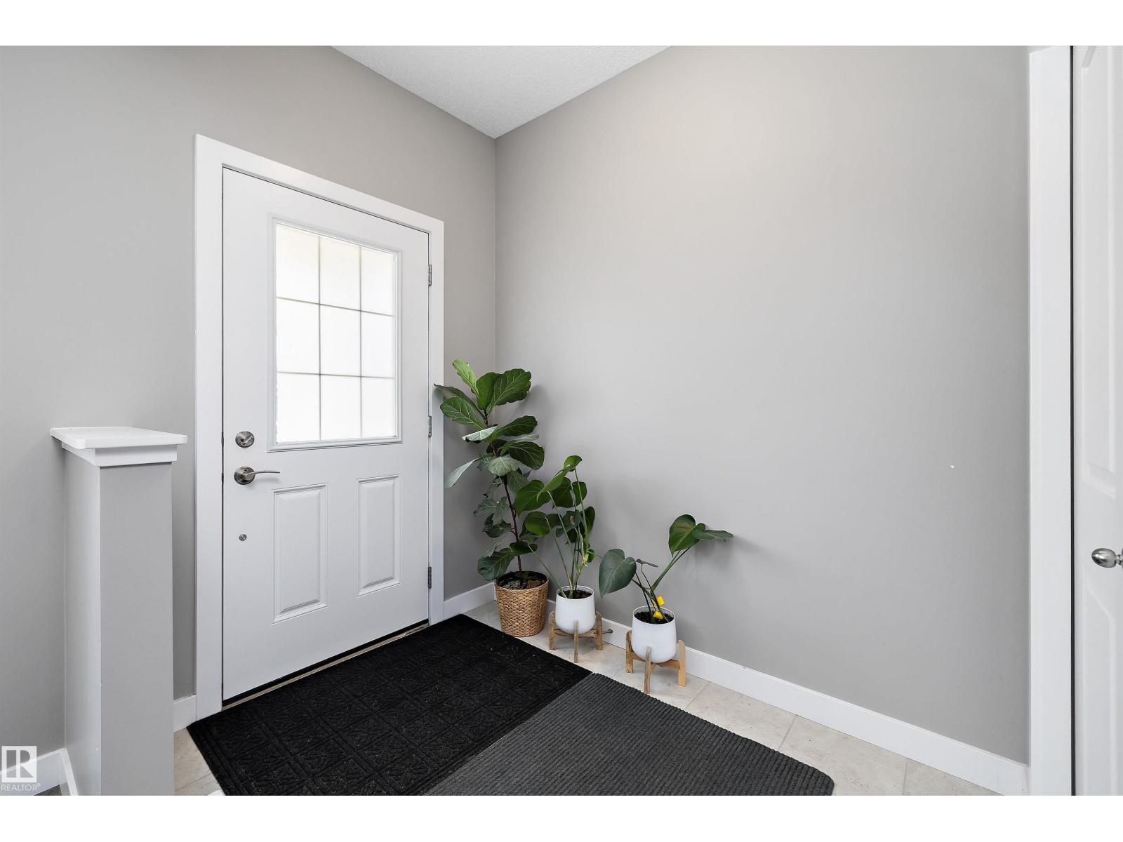 8412 24 AV SW