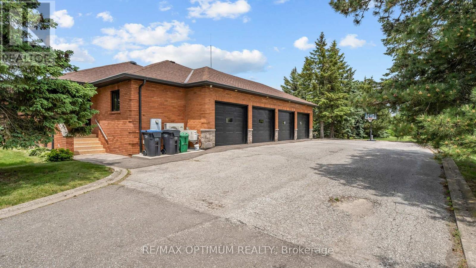 37 FENTON WAY