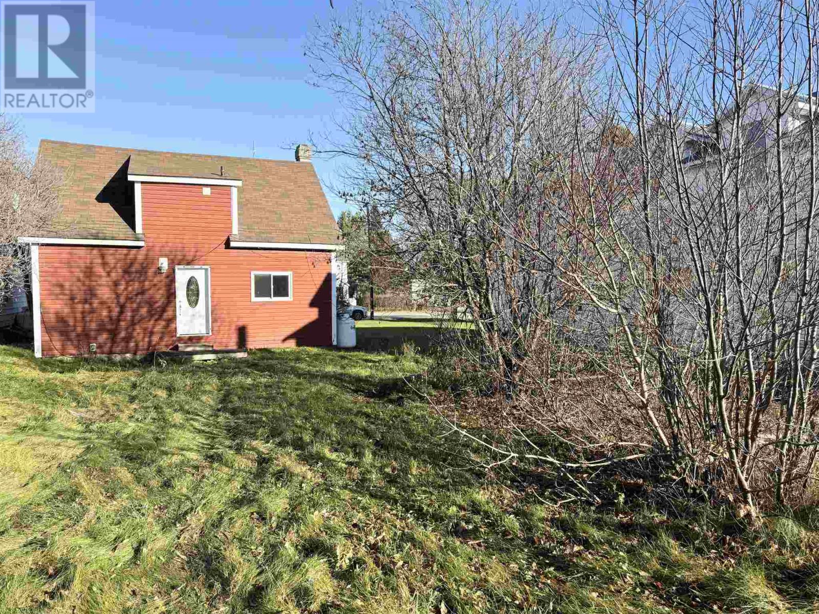 41 Elgin ST - Photo 4