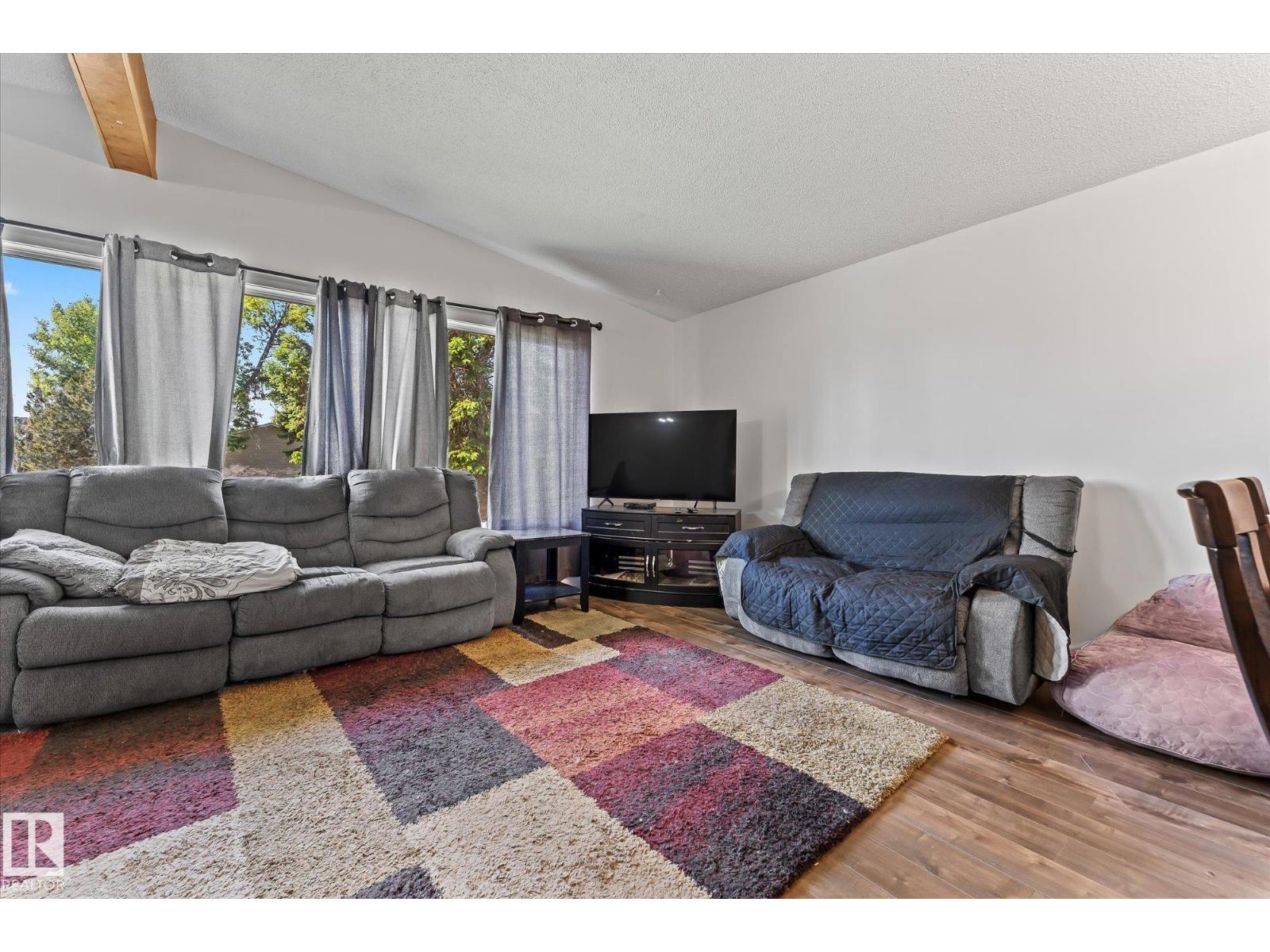 7308 149 AV NW