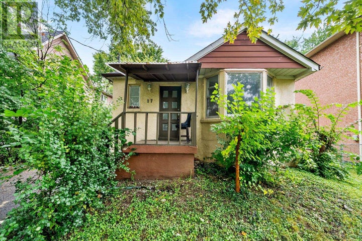 Photo 1 of 28 — LOWER FLOOR - 17 PLEASANT AVENUE, Toronto (Newtonbrook West), ON M2M 1L8