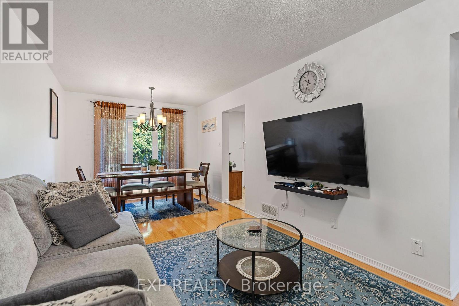 122 MARKLAND CRESCENT