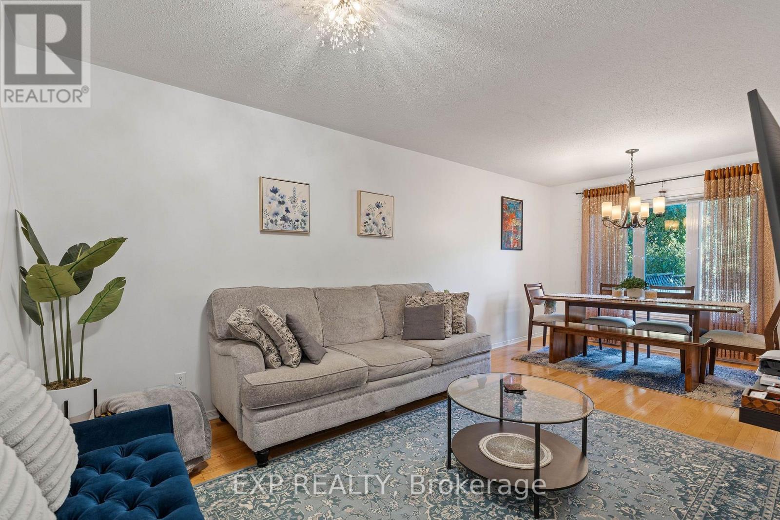 122 MARKLAND CRESCENT