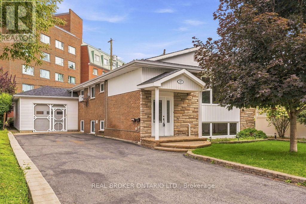 257 LAVERGNE STREET