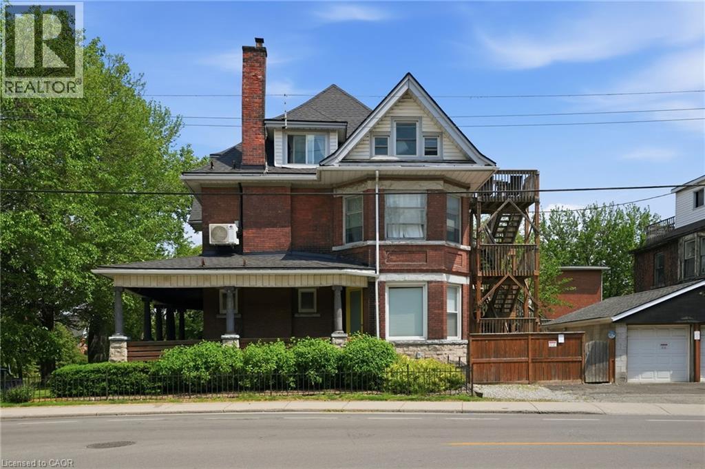 147 EMERALD Street S