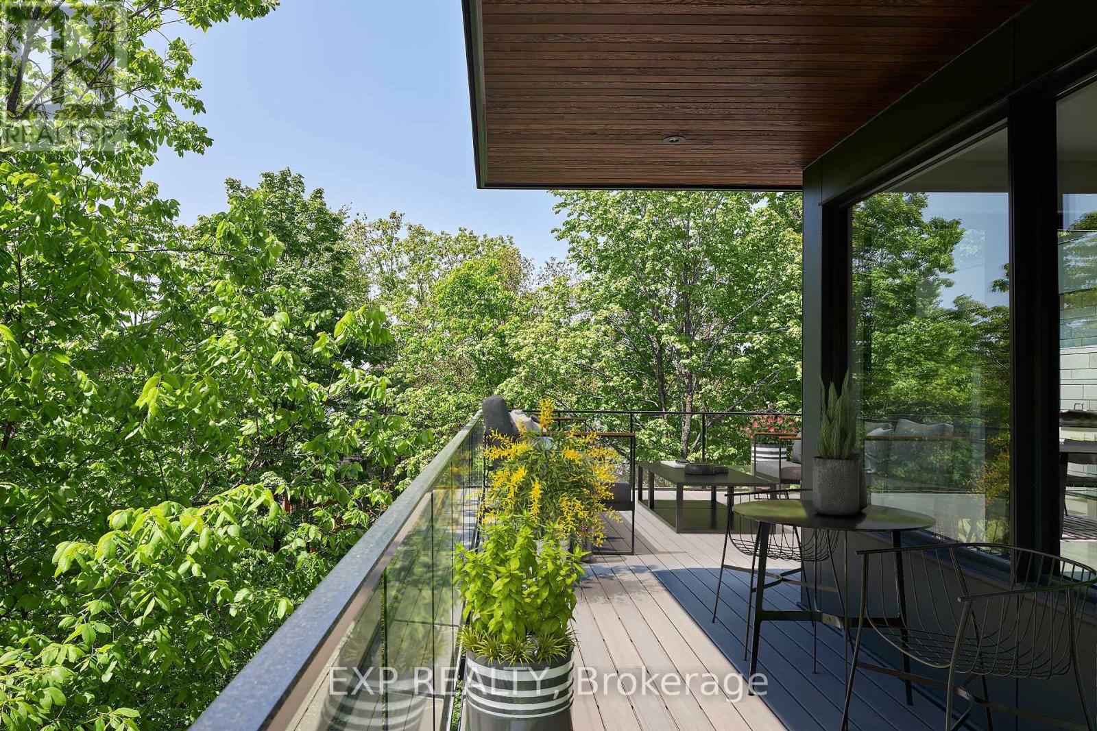 32 CLOVELLY ROAD