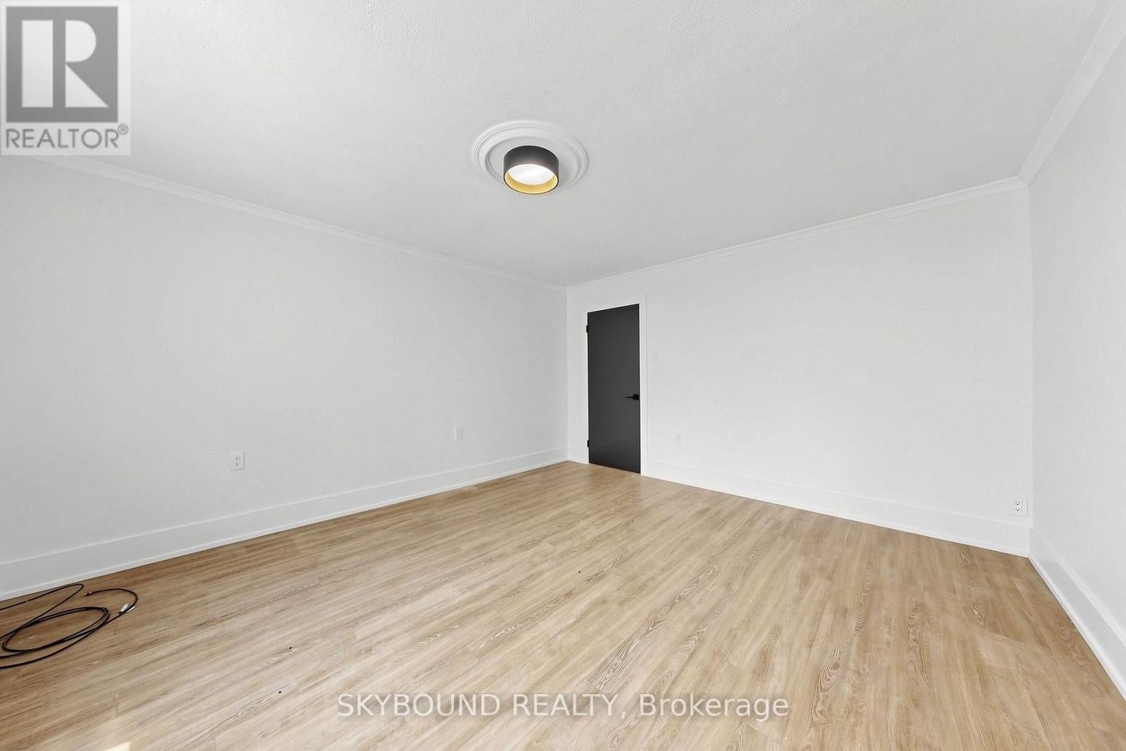15 - 1165 KINGSTON ROAD