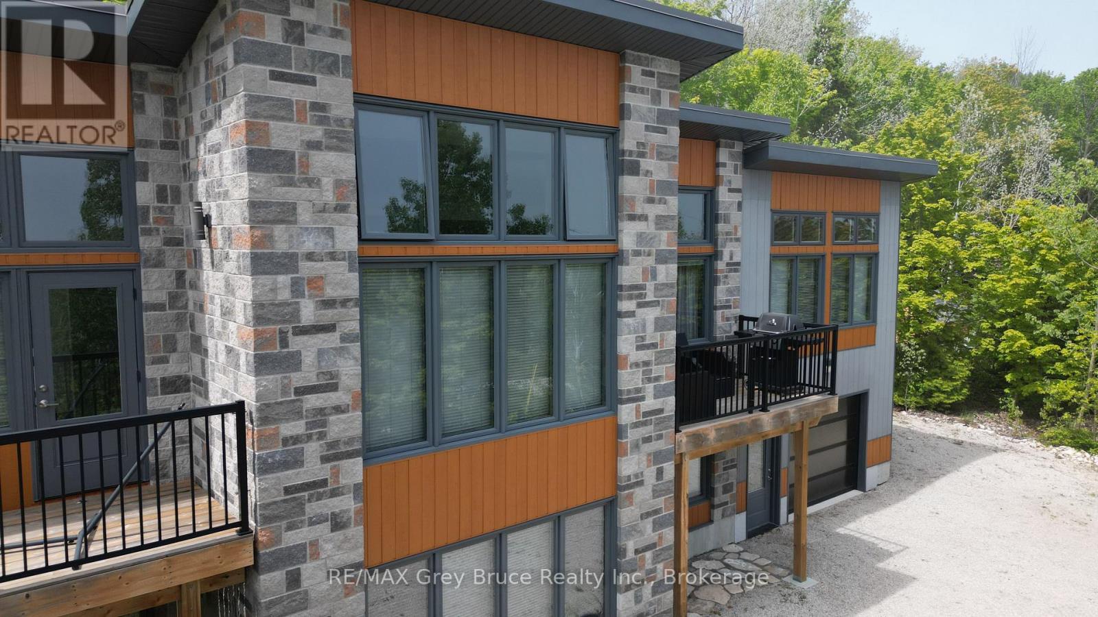 17 SHORELINE DRIVE
