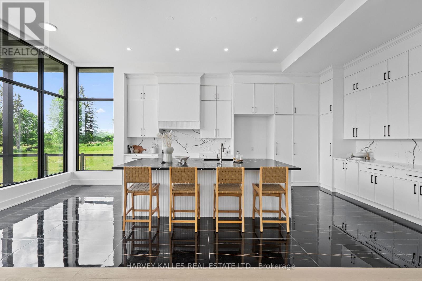 2 SUGARBUSH COURT