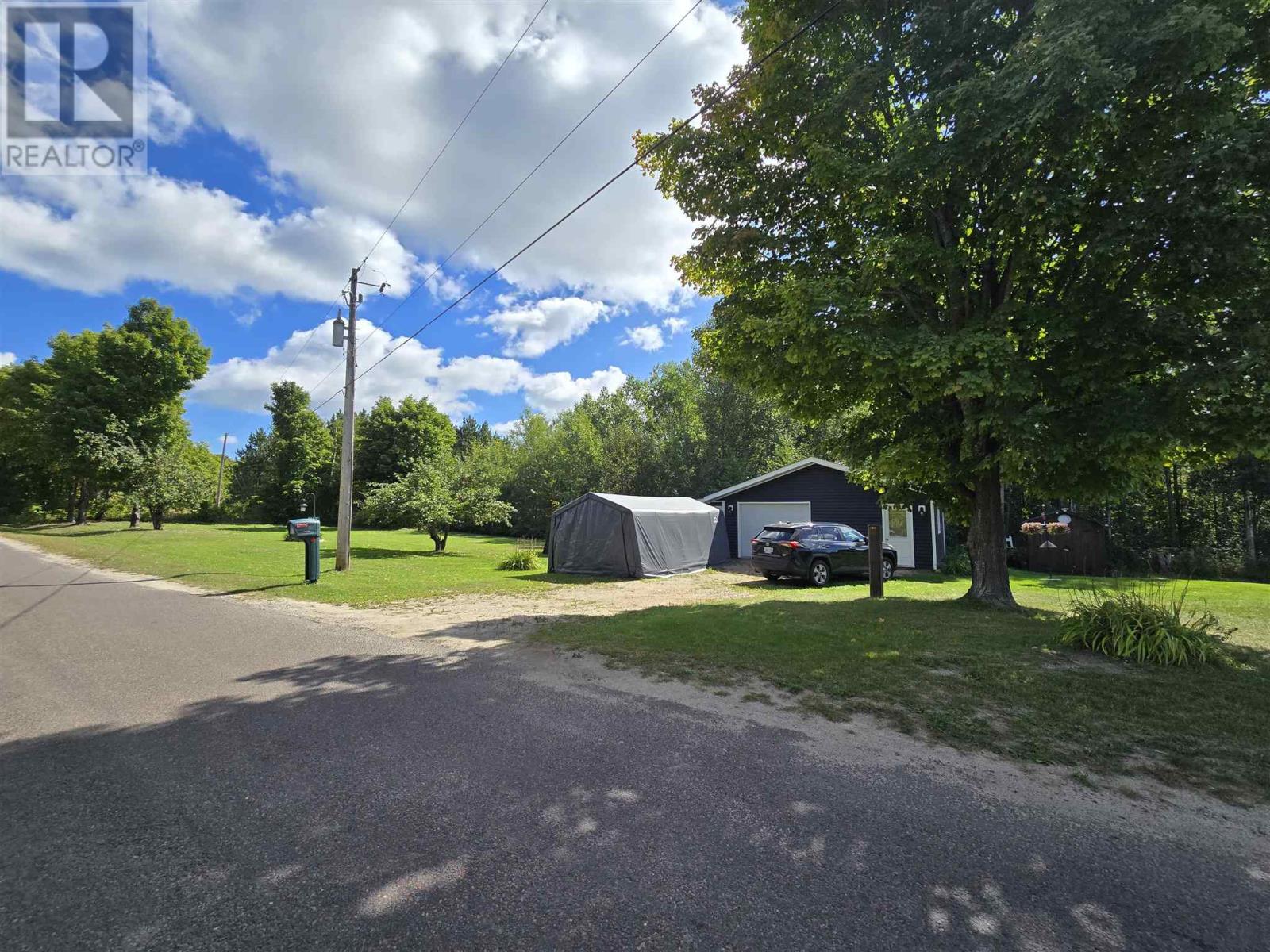 1607 Hilton RD - Photo 4