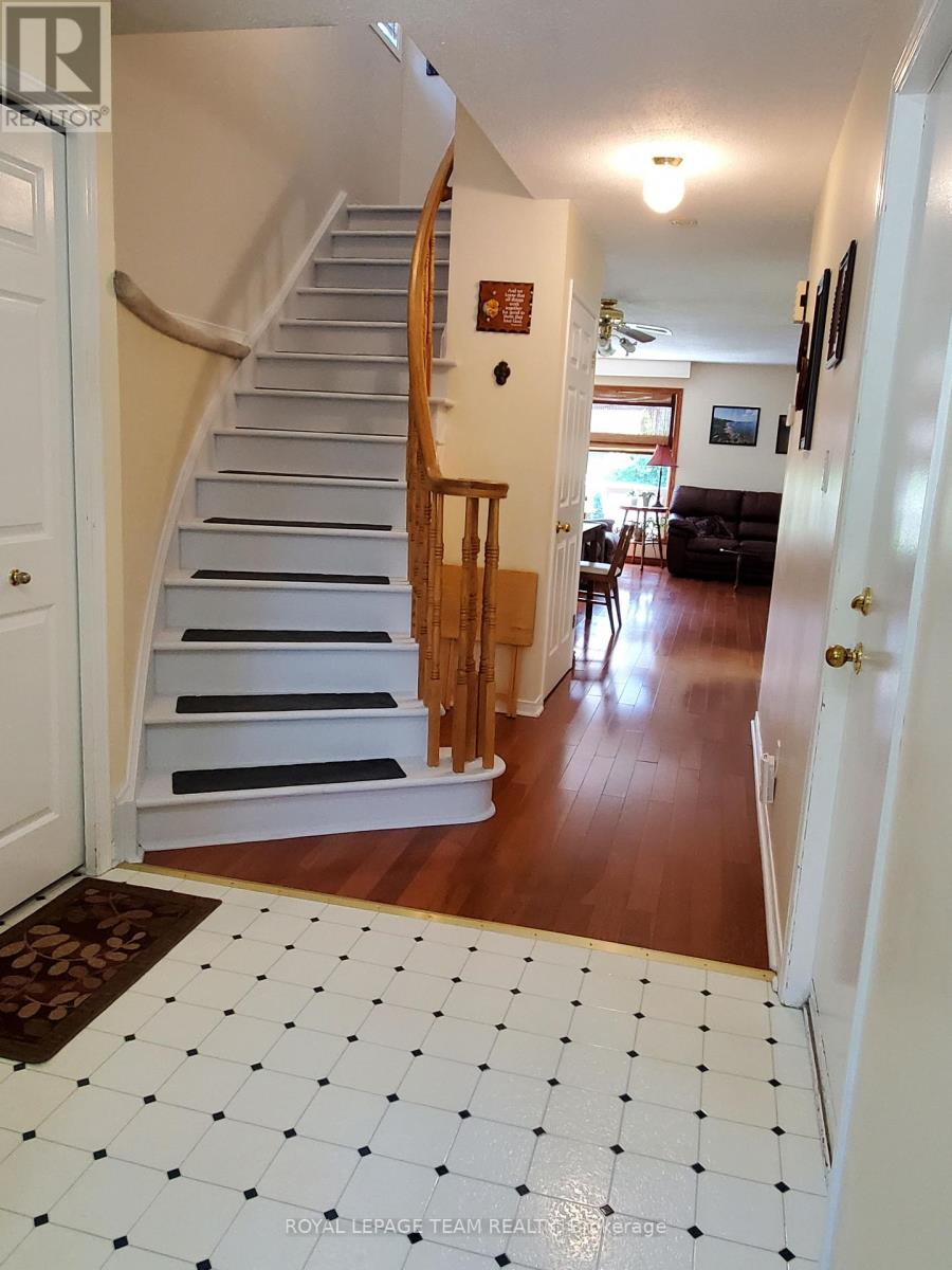 61 MCGIBBON DRIVE