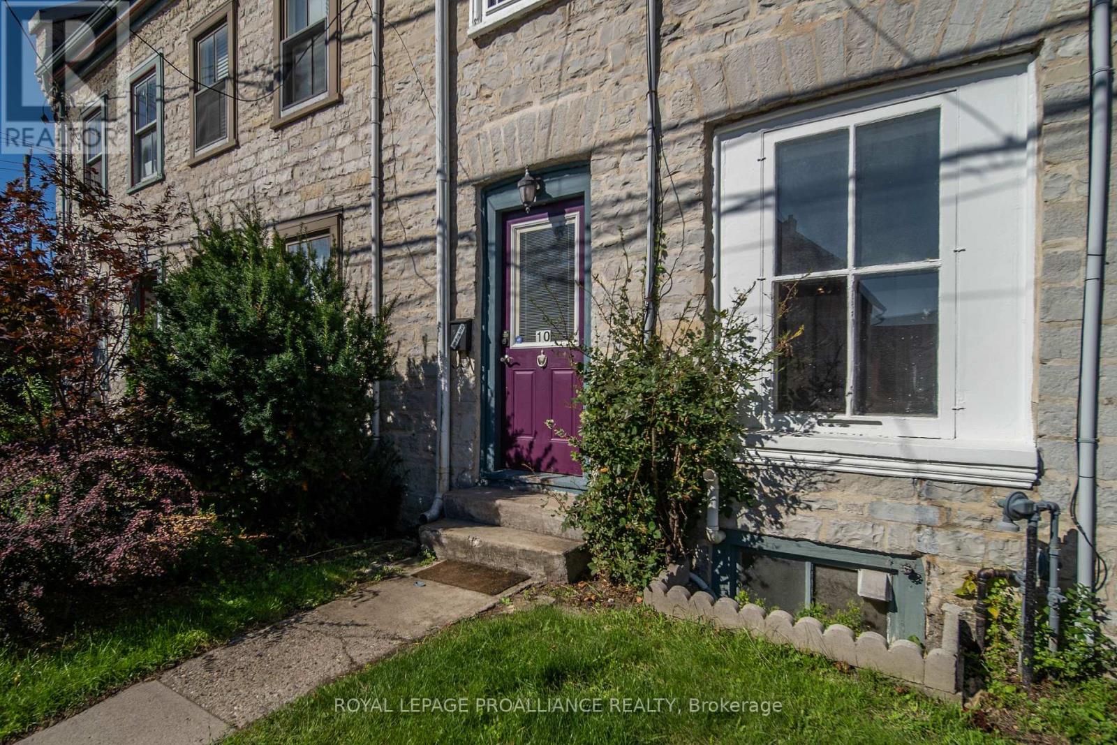 10 RIDEAU STREET
