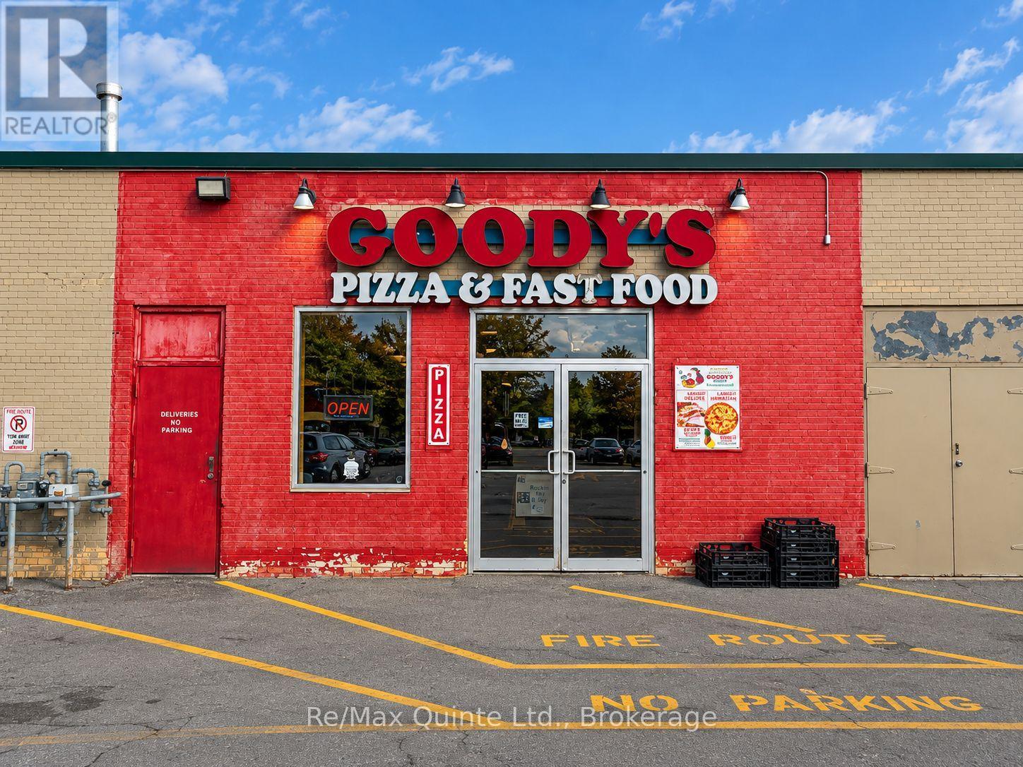 470 DUNDAS STREET E