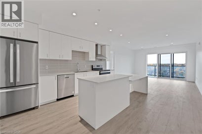 15 GLEBE Street Unit# 1904 Cambridge ON N1S 0C3