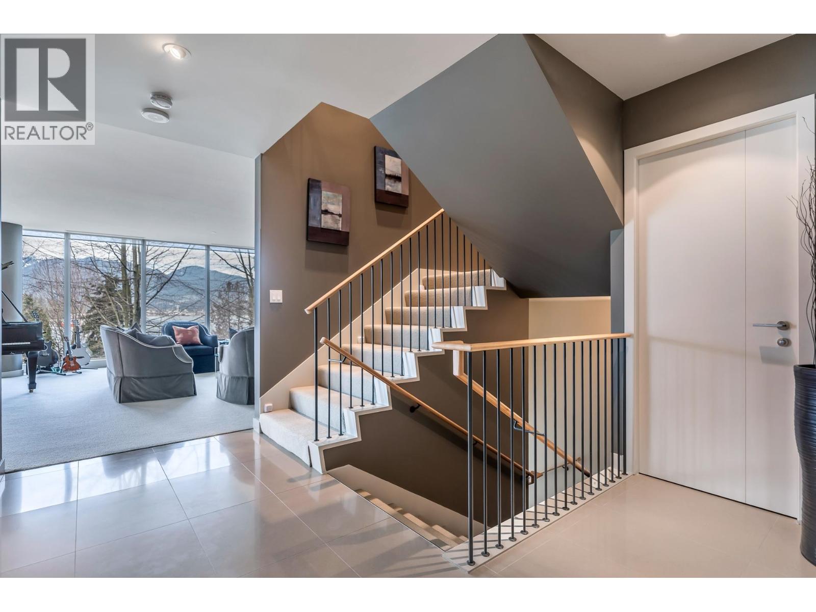 101 1139 W CORDOVA STREET