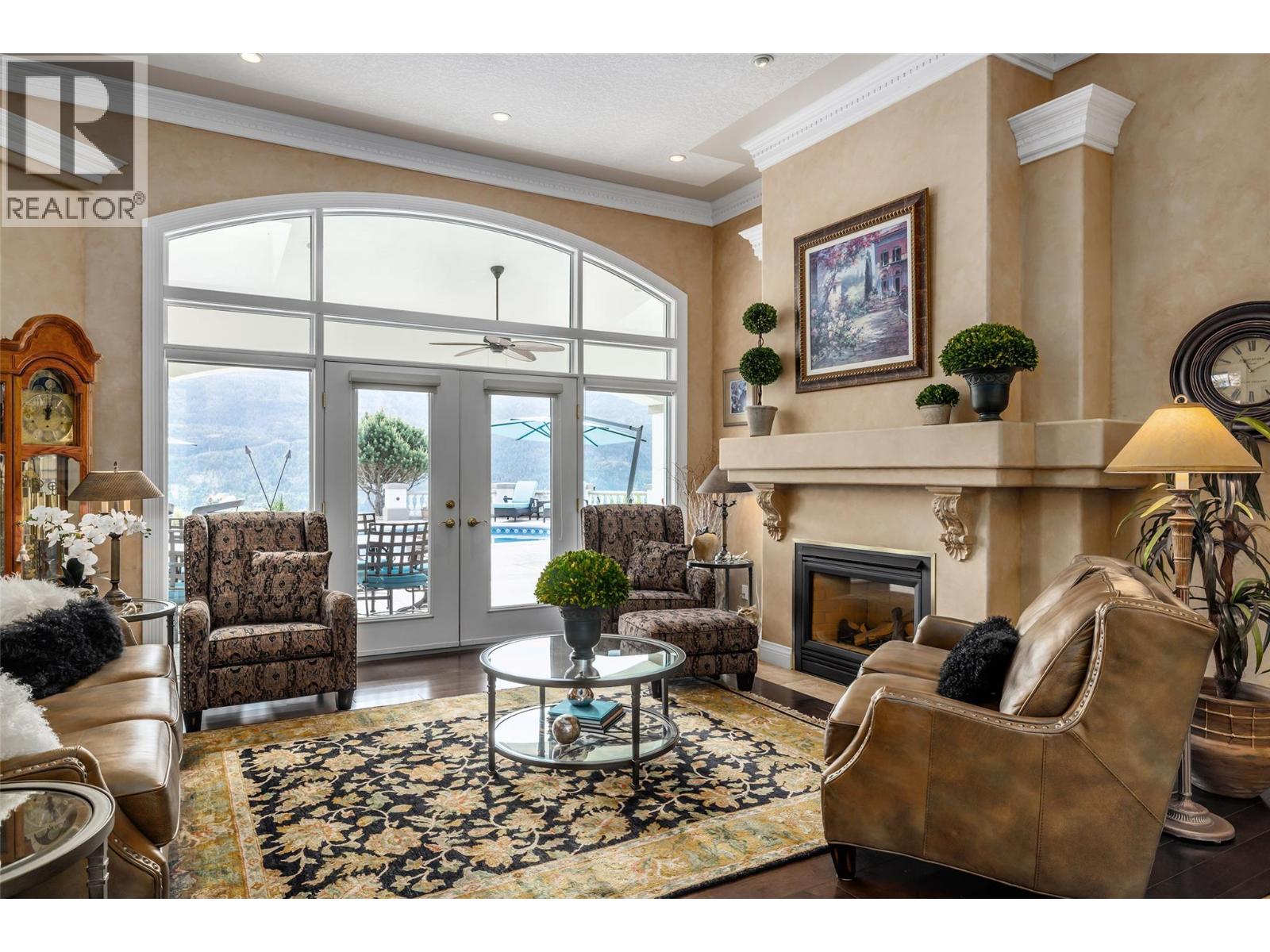 315 Kalamalka Lakeview Drive Unit# 1
