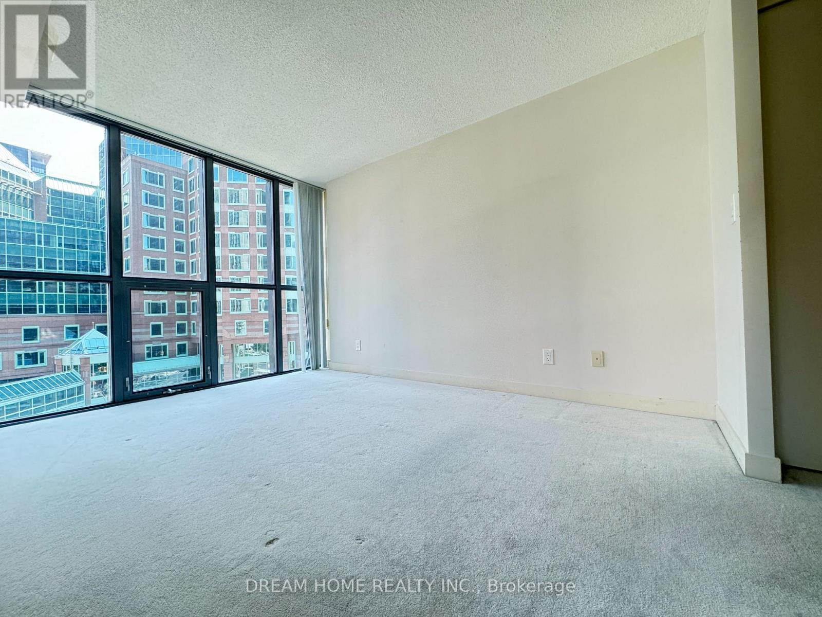 608 - 110 CHARLES STREET E