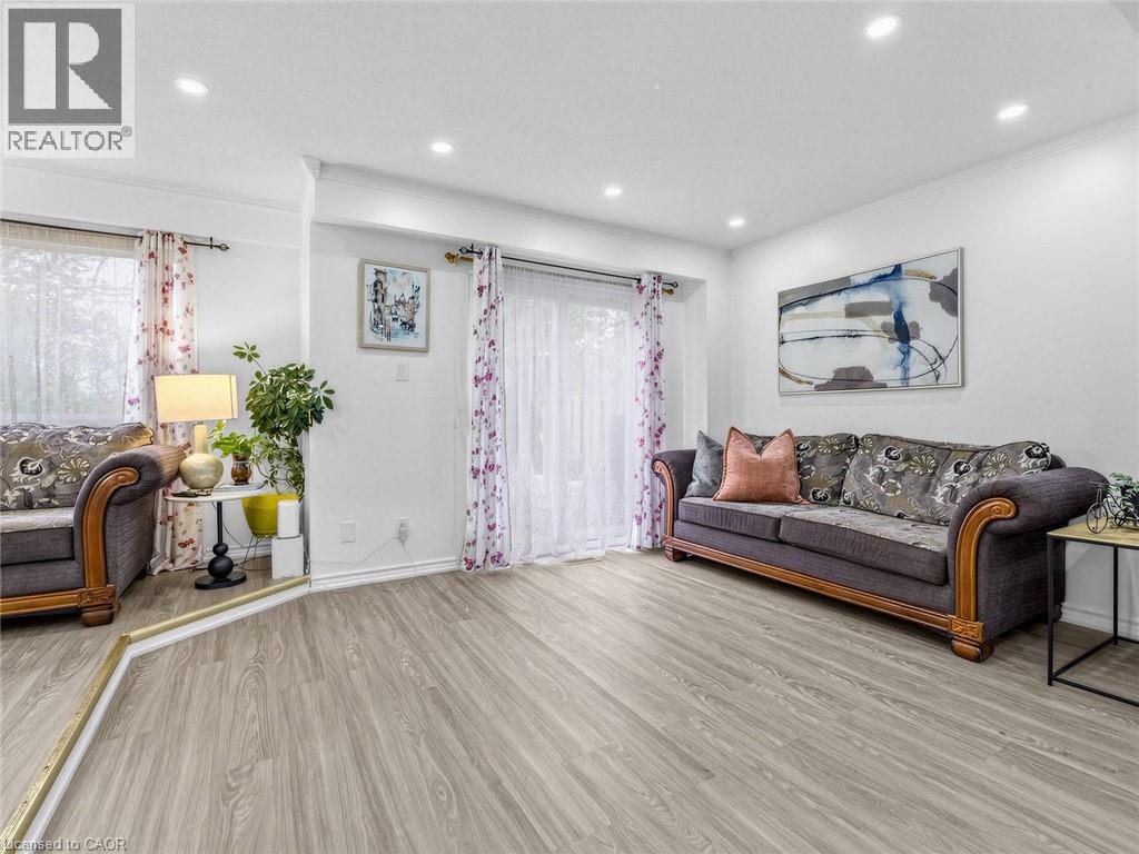 1180 MISSISSAUGA VALLEY Boulevard Unit# 4