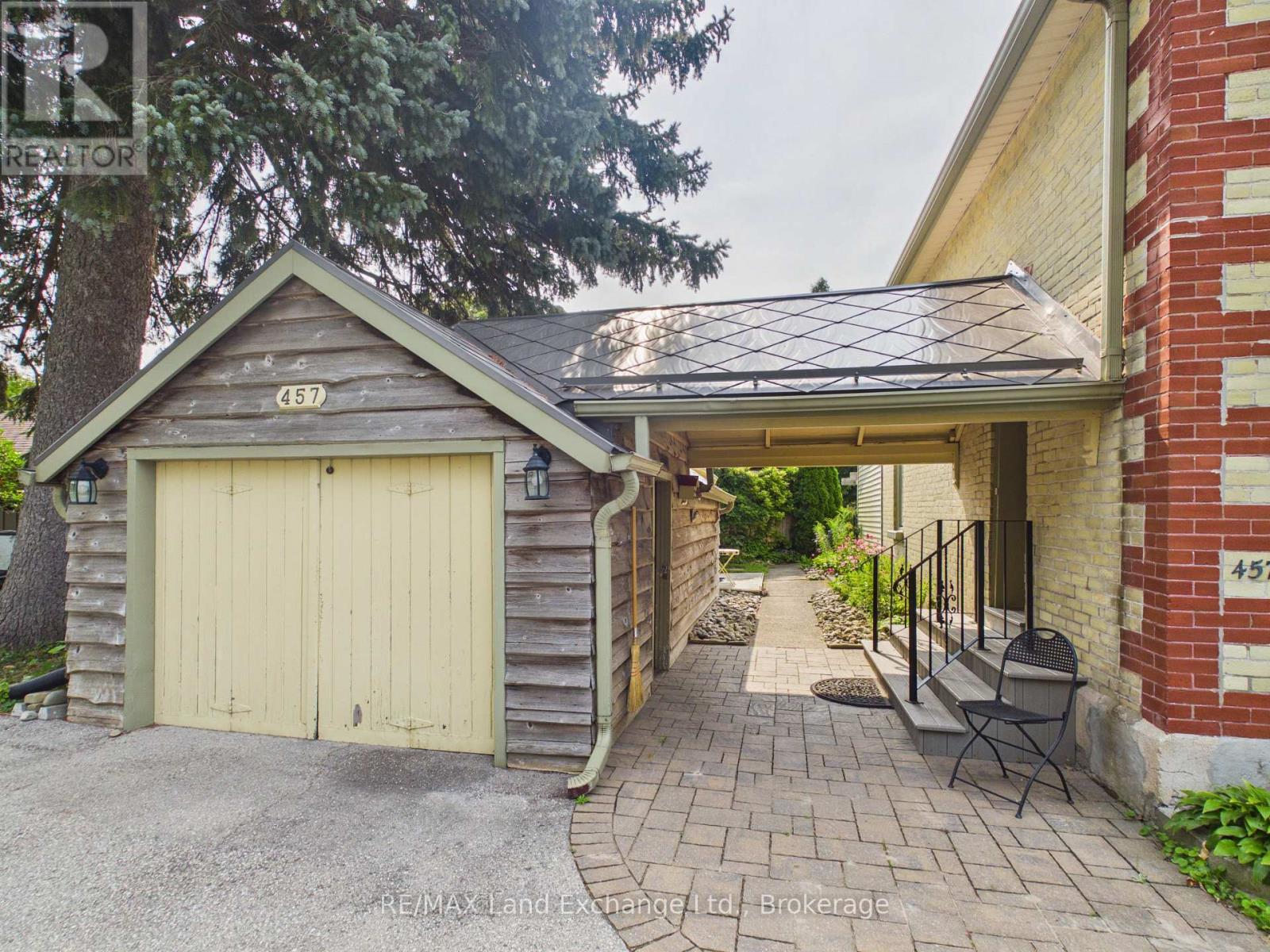 457 PENETANGORE ROW S