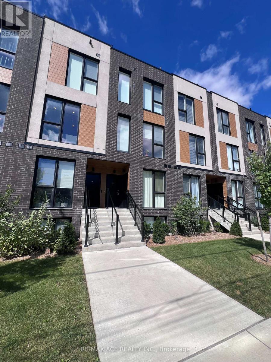 11 - 168 CLONMORE DRIVE