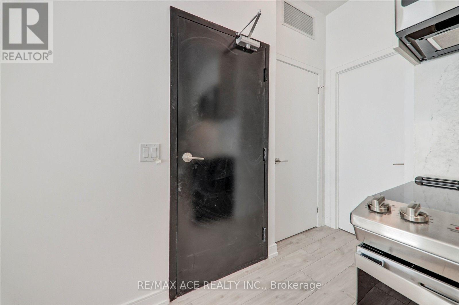 11 - 168 CLONMORE DRIVE