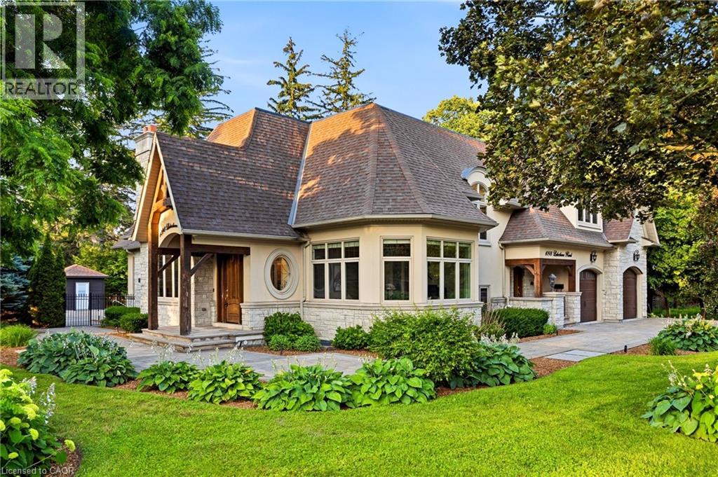 1098 LAKESHORE Road W