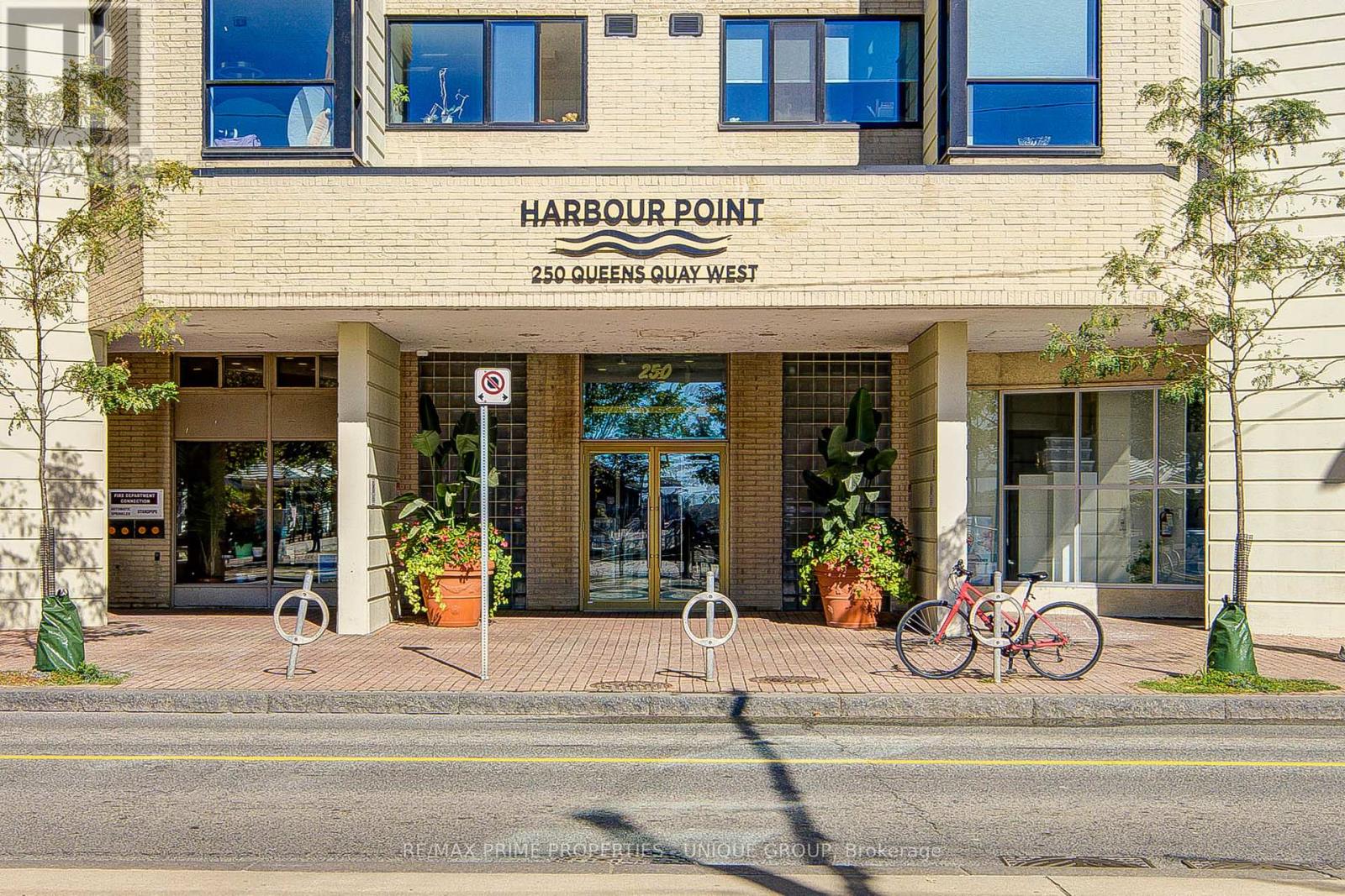 301 - 250 QUEENS QUAY W