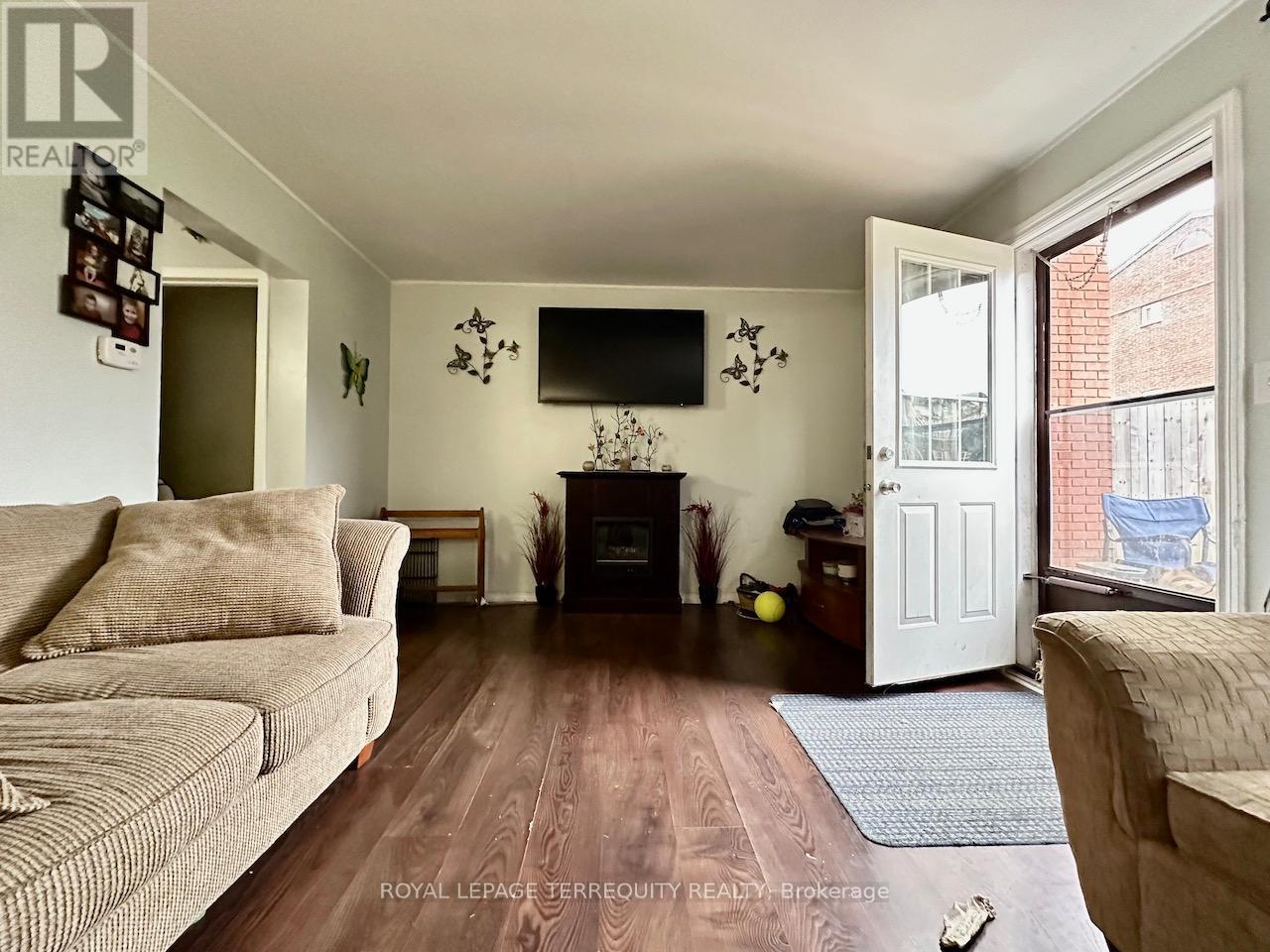 37 ORCHARD PLACE