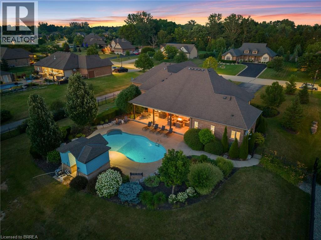 13 WINGROVE WOODS