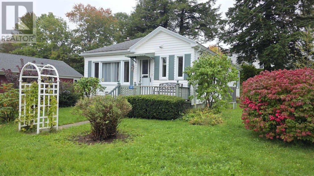 181 CRESCENT, BRIDGEWATER, NS B4V 1L1 - Image 3891120081.jpeg?d=l
