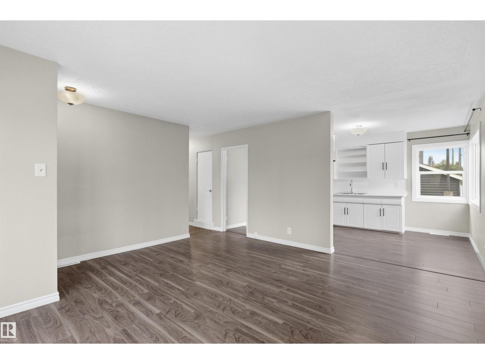 7715 76 AV NW