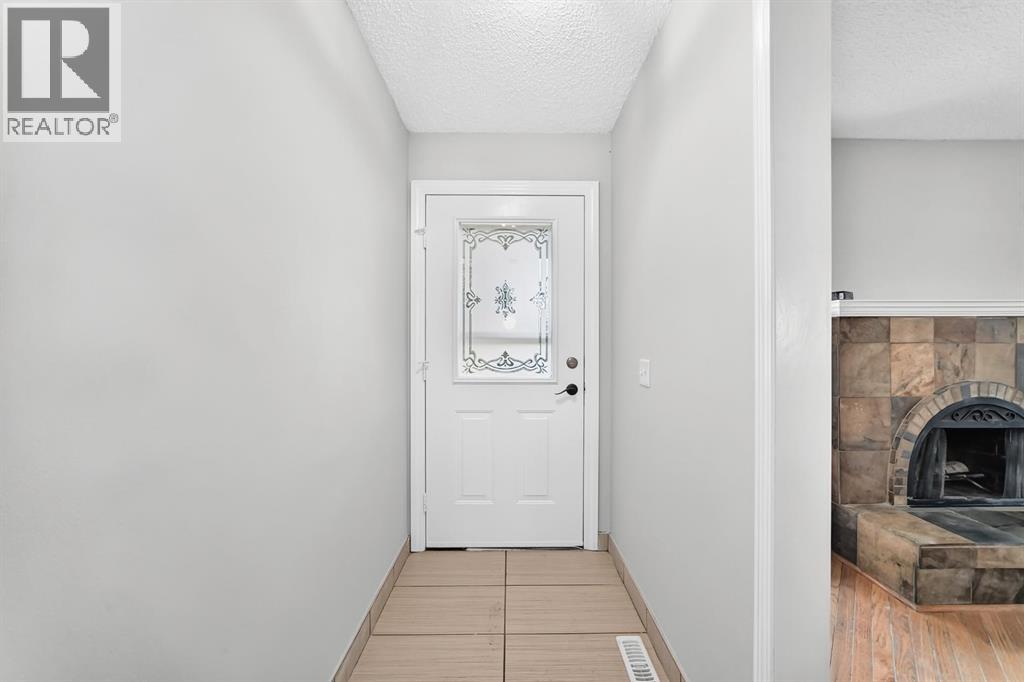 16 Dovely Way SE