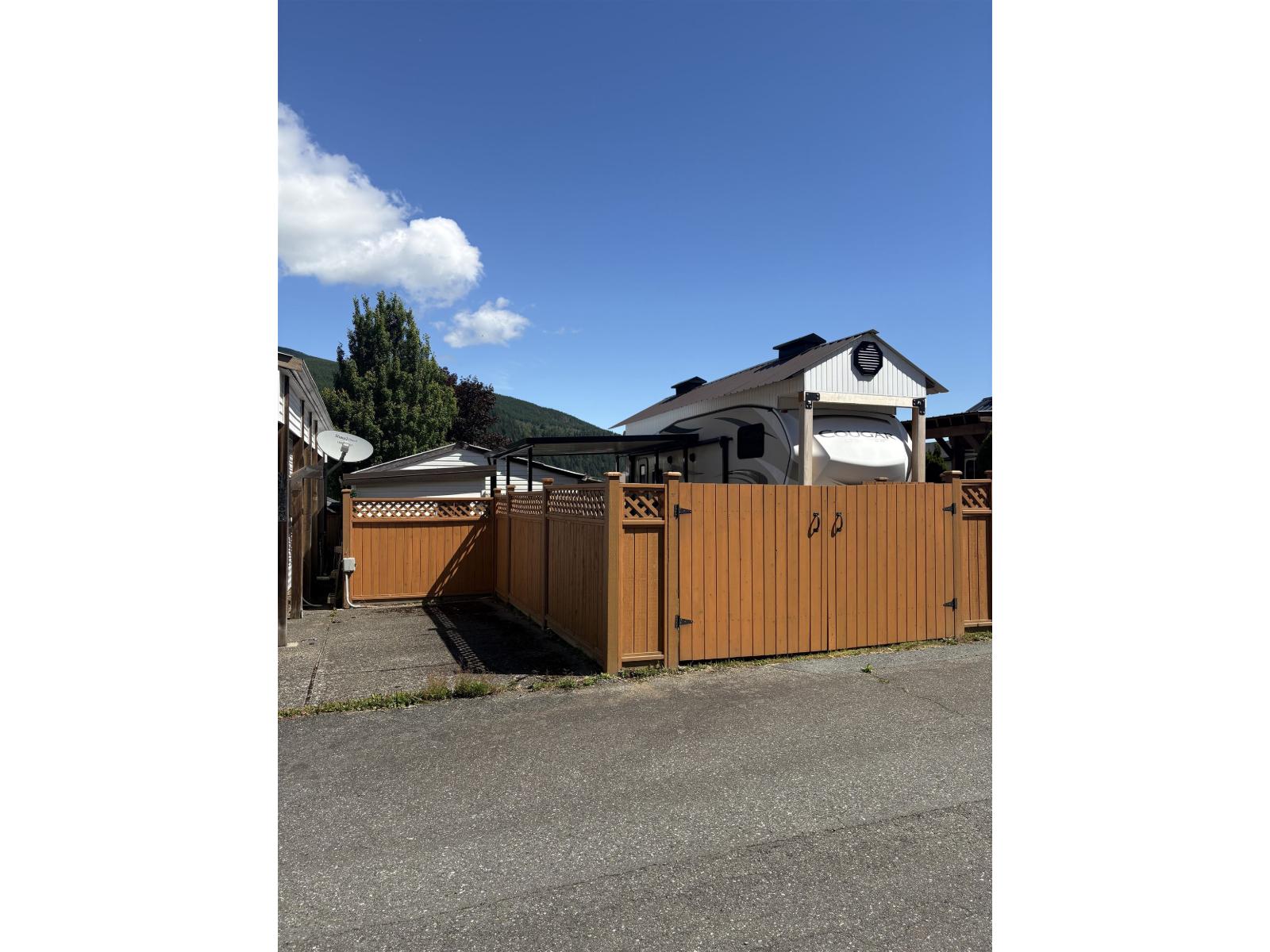 60 1436 FROST ROAD, Columbia Valley
