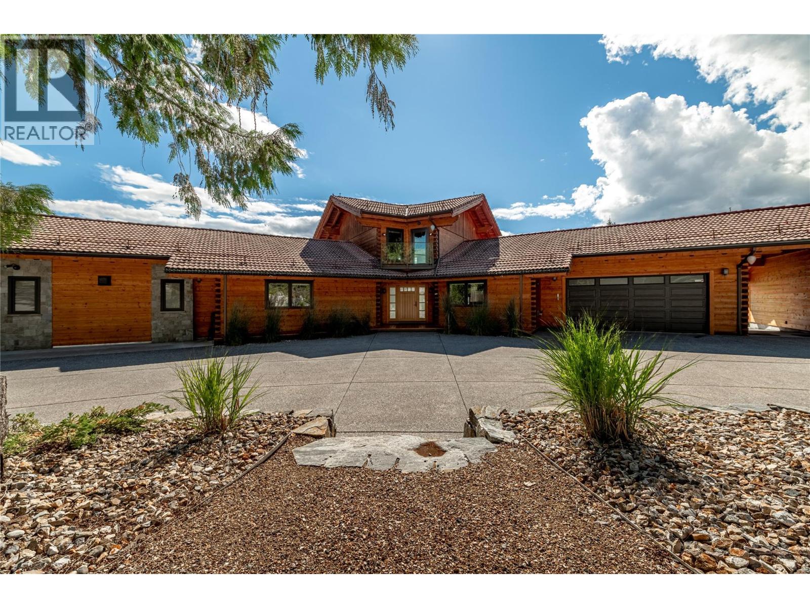 8100/8104 Silver Star Road Road