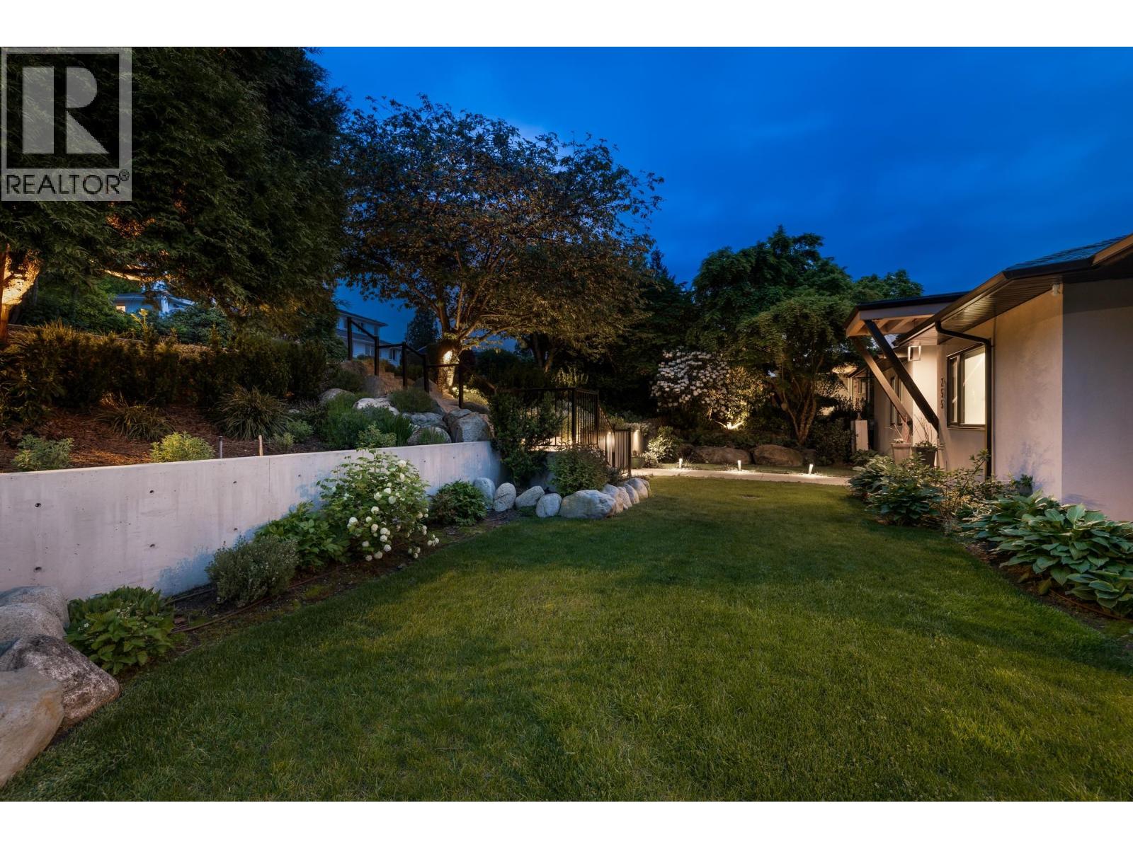 255 SANDRINGHAM CRESCENT